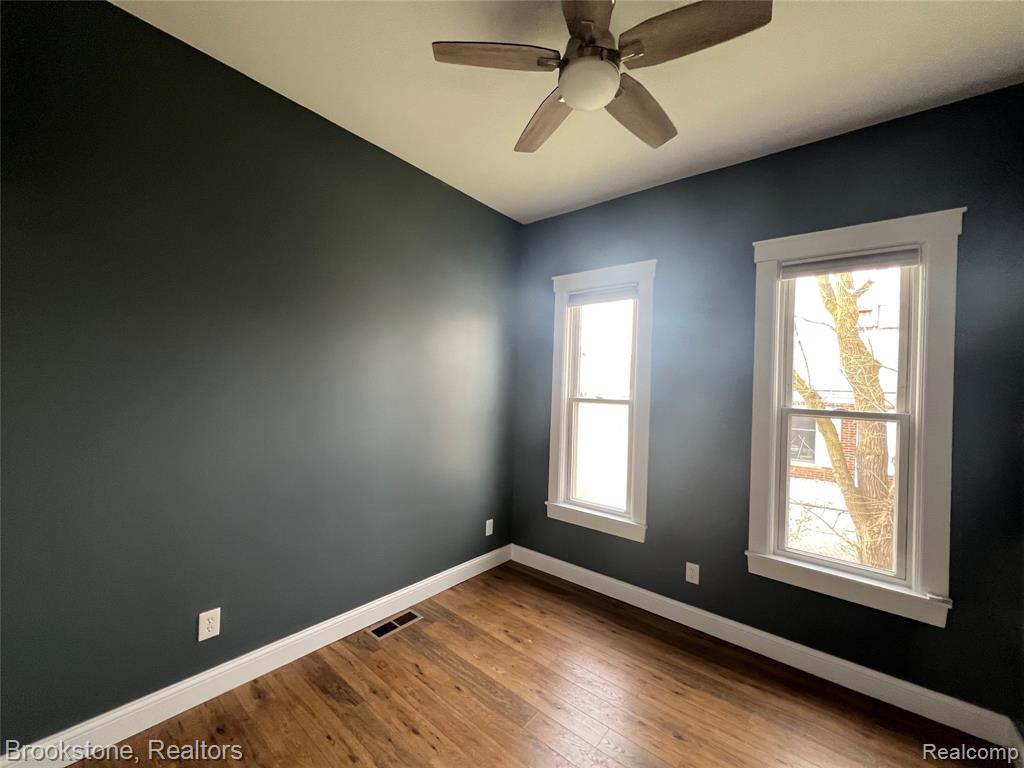 14 W Burdick Street, Oxford, MI — Photo 17