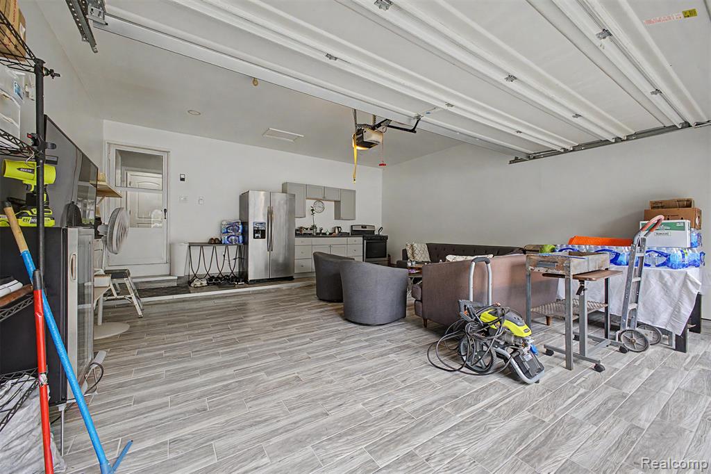 816 N Beech Daly Road, Dearborn Heights, MI 48127 — Photo 39
