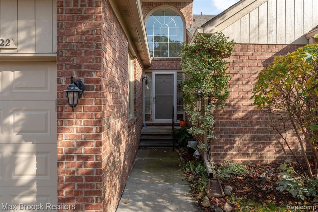 55222 BOARDWALK Drive, Shelby Twp, MI 48316 — Photo 31