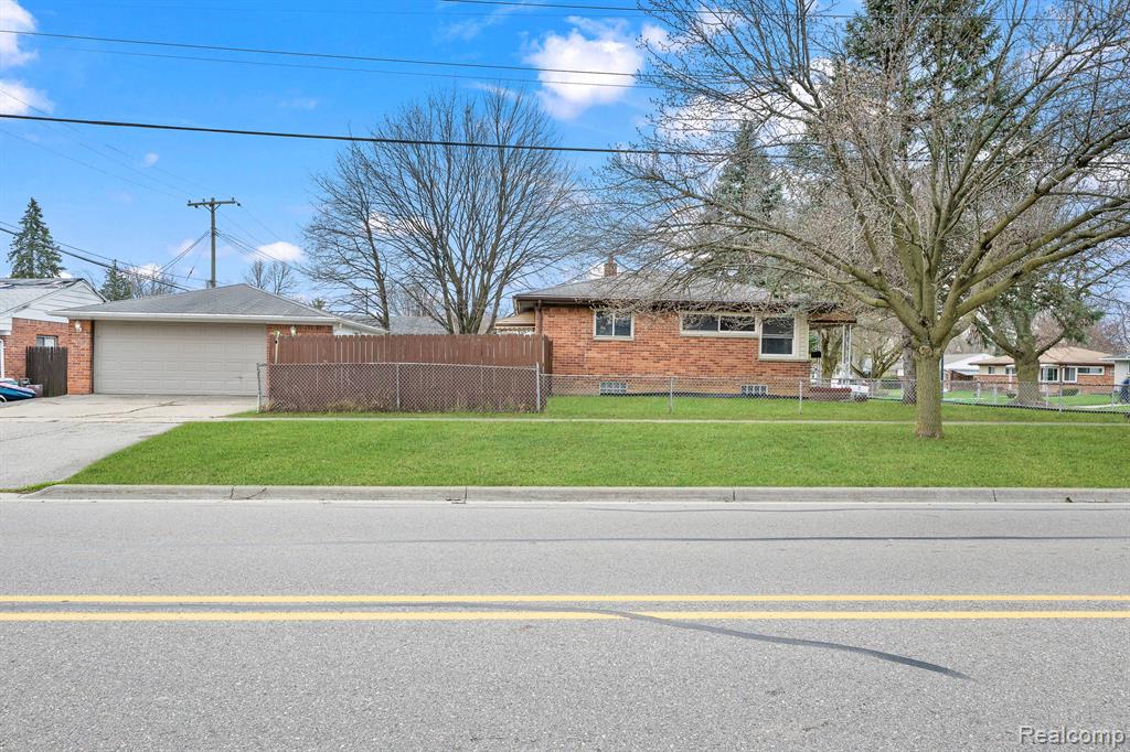 1009 BUICK Avenue, Ypsilanti, MI 48198 — Photo 4