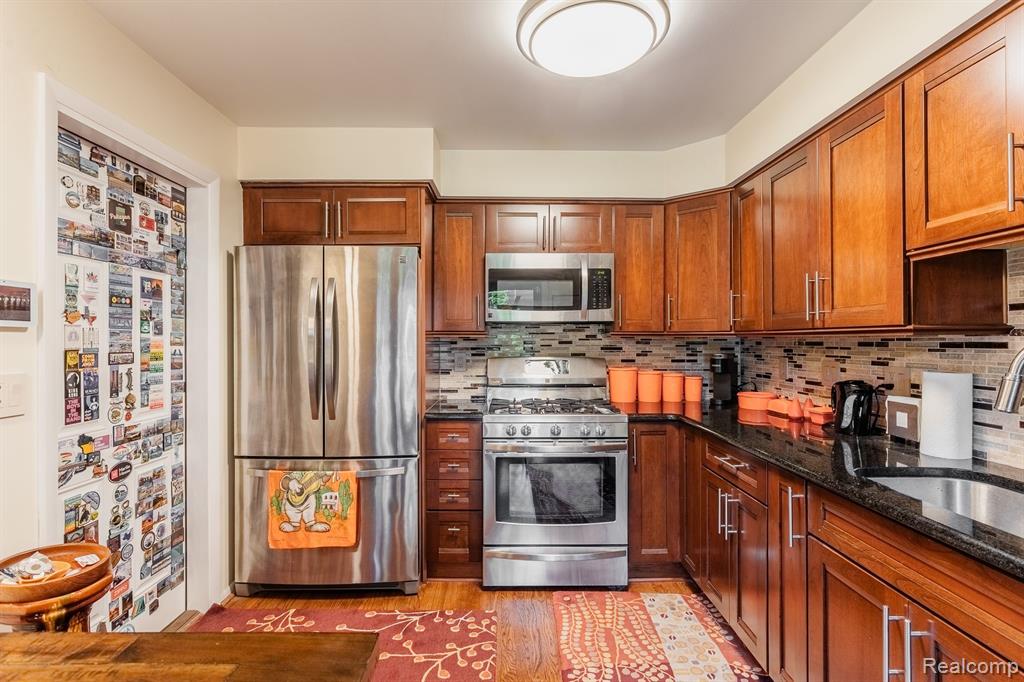 3140 LINDENWOOD Drive, Dearborn, MI 48120 — Photo 14