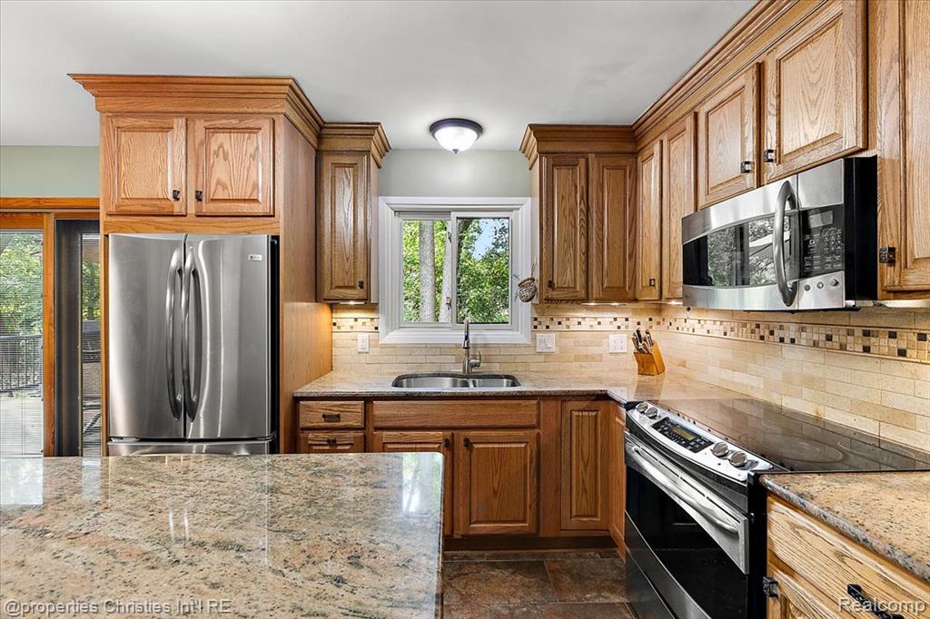 42737 Steepleview Court, Northville, MI 48168 — Photo 19