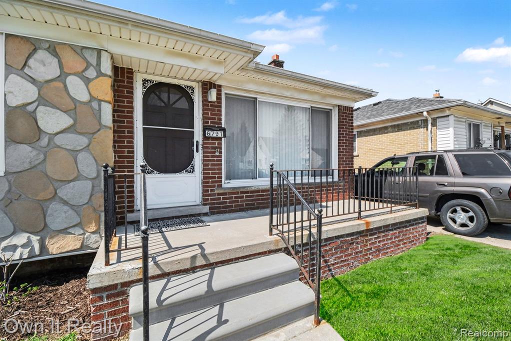 6791 Winthrop Street, Detroit, MI 48228 — Photo 2
