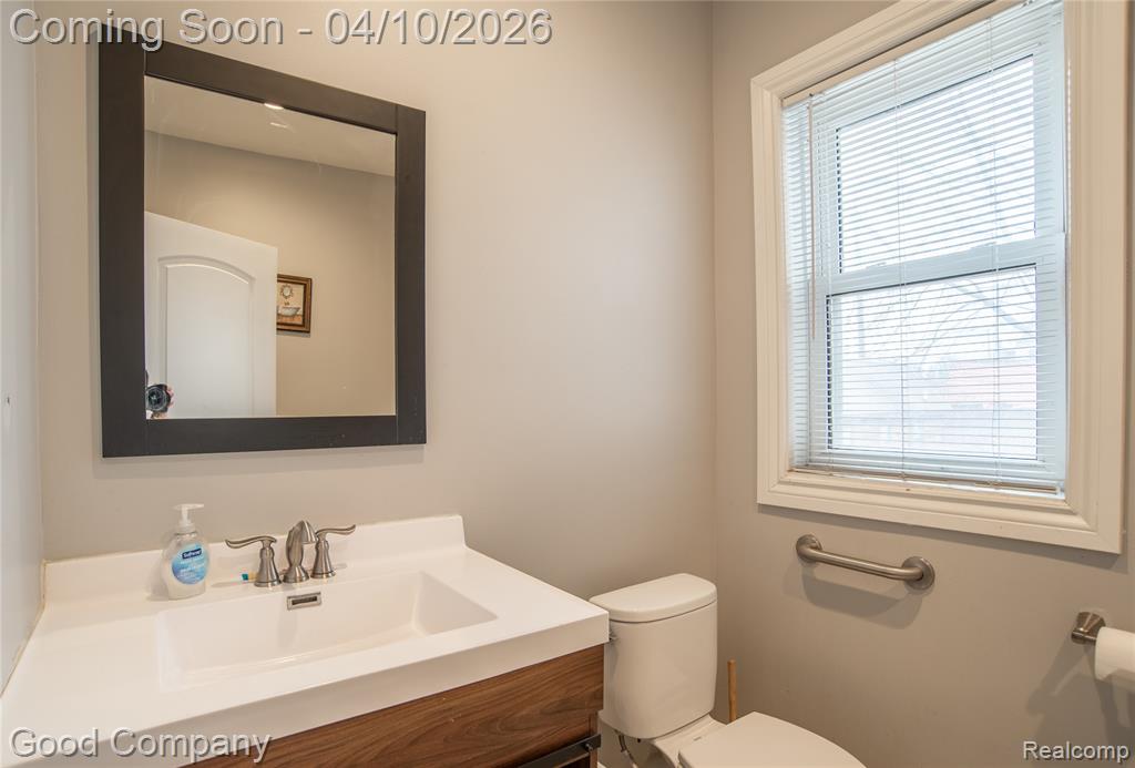 30 Lawrence Street, Detroit, MI 48202 — Photo 8