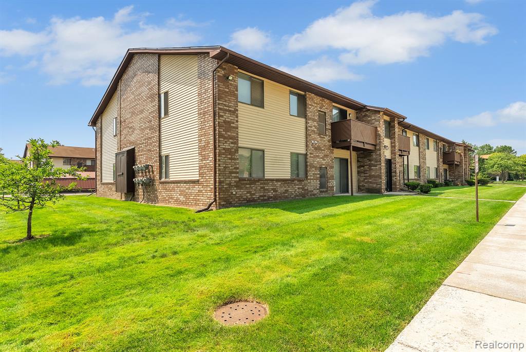 7769 Manor Circle, Westland, MI — Photo 4
