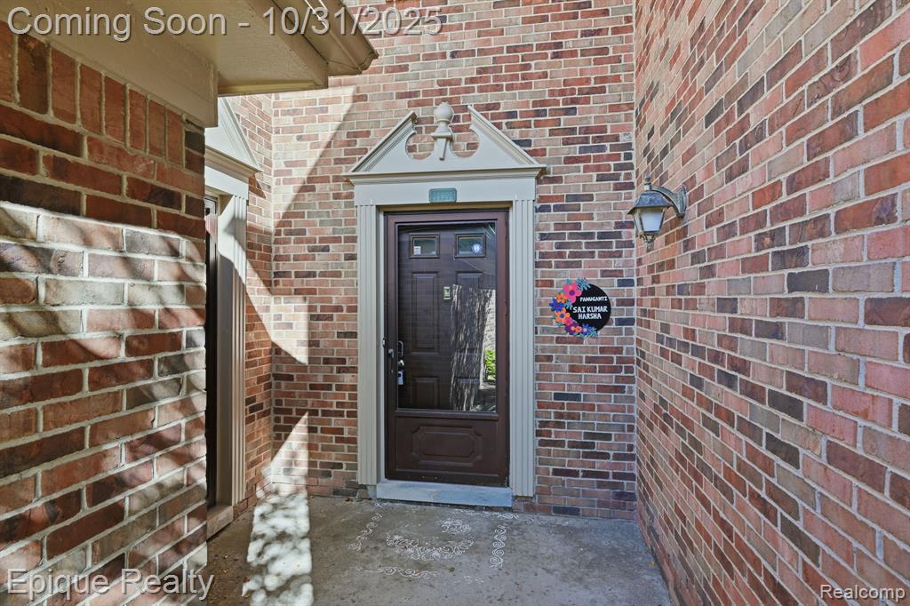 36996 Dartmoor Drive, Farmington Hills, MI 48331 — Photo 3