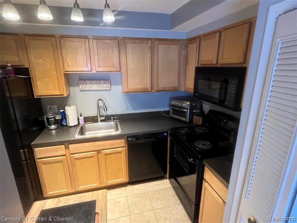 42607 Savoy Court, Northville, MI 48167 — Photo 5