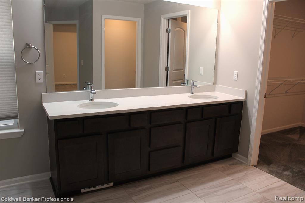 48372 FIELDSTONE Drive, Northville, MI — Photo 27