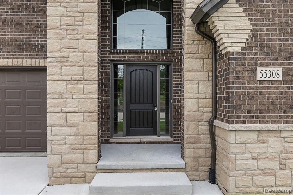 55308 HANFORD Court, Utica, MI 48316 — Photo 8