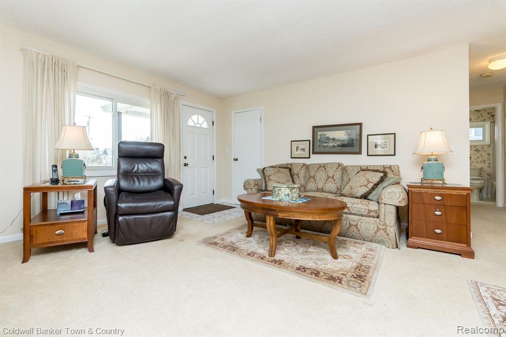 11702 TODDS Lane, Whitmore Lake, MI 48189 — Photo 6