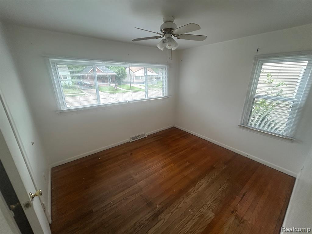 7040 WESTMINSTER Avenue, Warren, MI 48091 — Photo 6