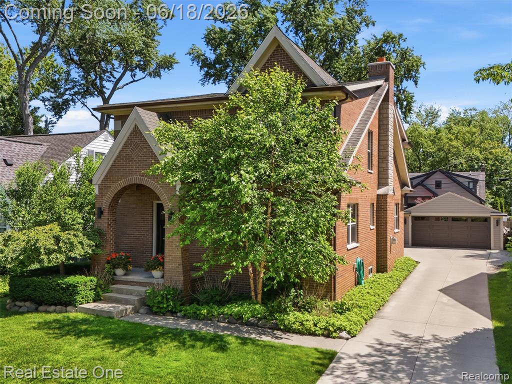 10125 Borgman Avenue, Huntington Woods, MI — Photo 2