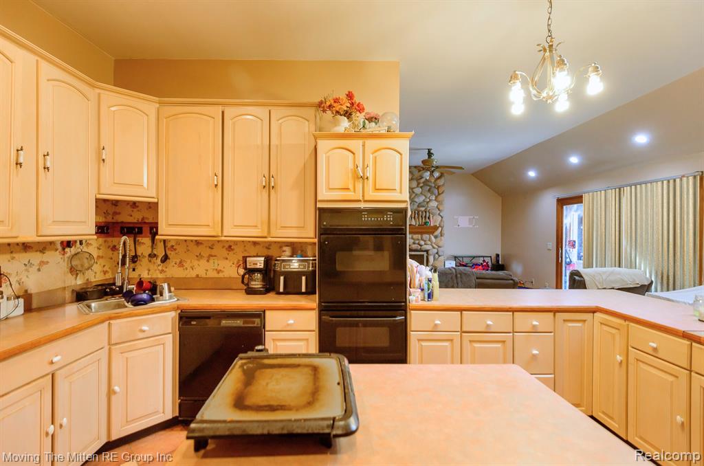 46901 EXECUTIVE Drive, Belleville, MI 48111 — Photo 8