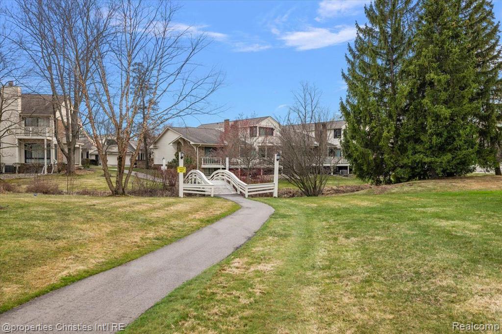 7036 Bridge Way, West Bloomfield, MI — Photo 54