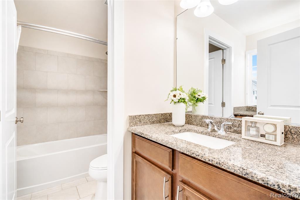 51040 Woodford Drive, Canton, MI 48188 — Photo 50
