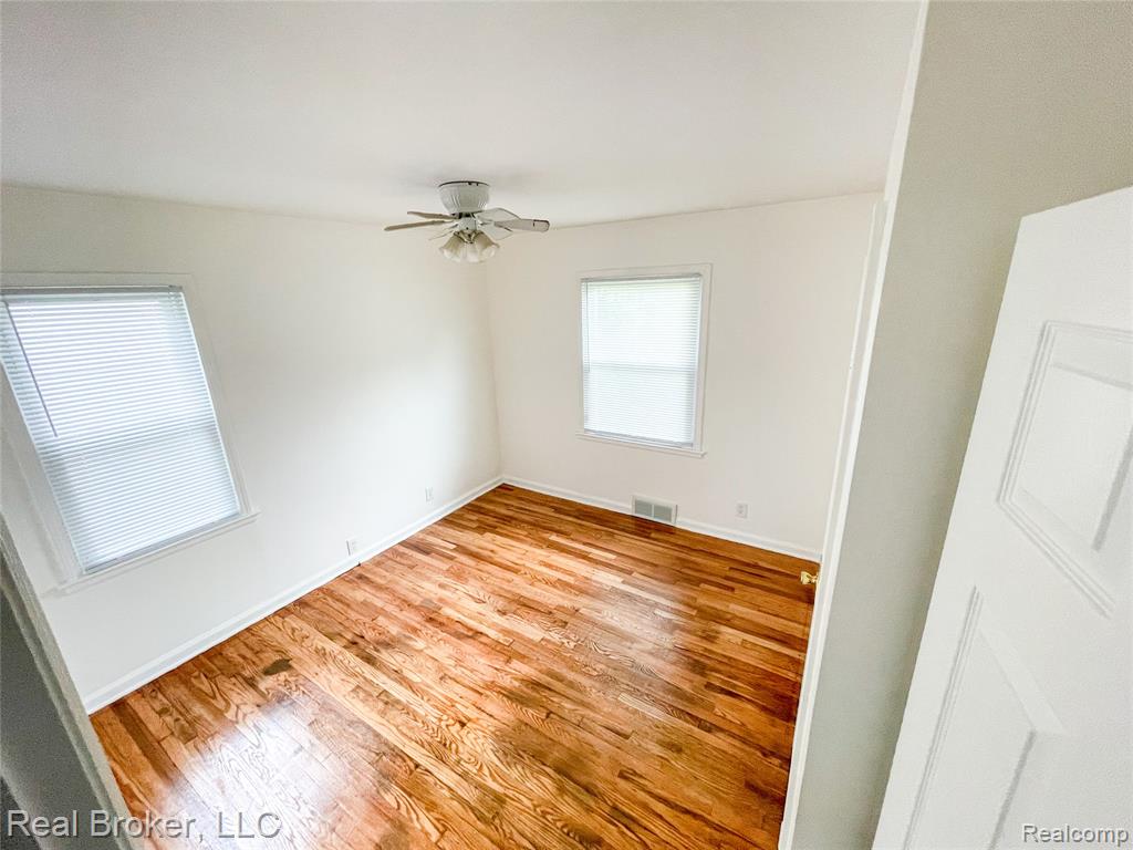 603 Vernier Road, Grosse Pointe Woods, MI 48236 — Photo 7