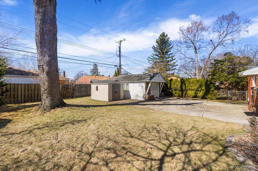 9435 GILLMAN Street, Livonia, MI 48150 — Photo 33