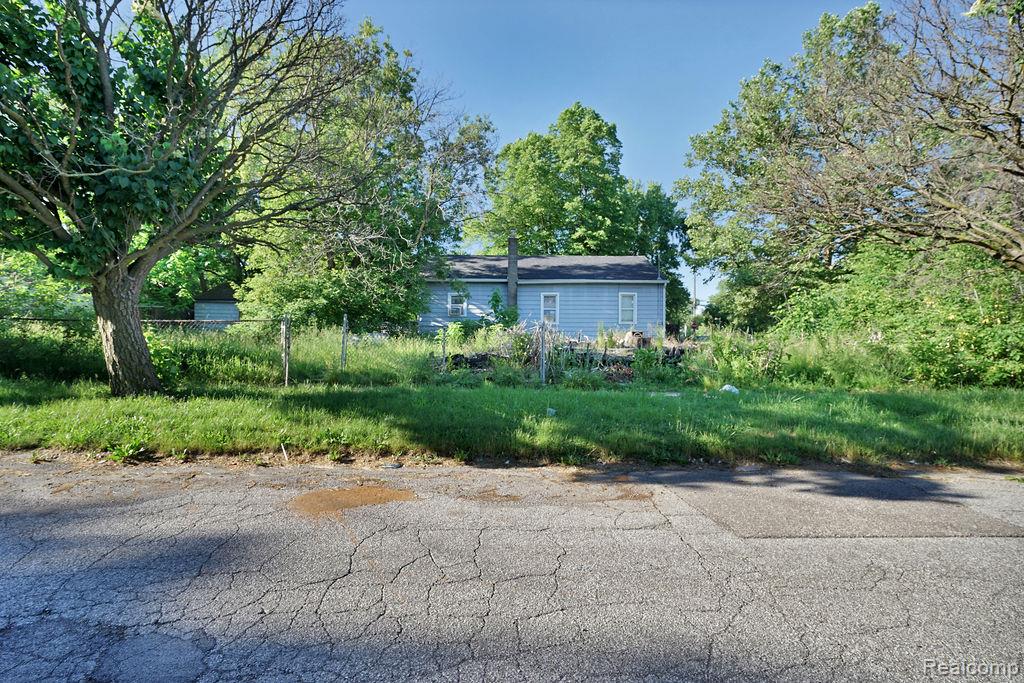 4201 Brunswick Avenue, Flint, MI 48507 — Photo 2