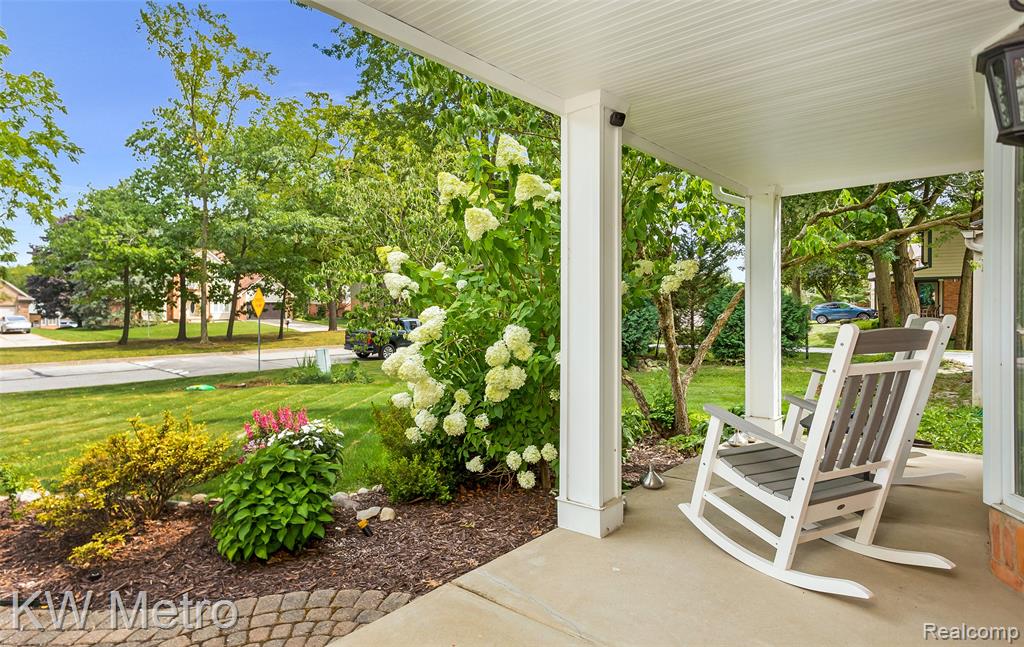 635 Timberline Drive, Rochester Hills, MI 48309 — Photo 4