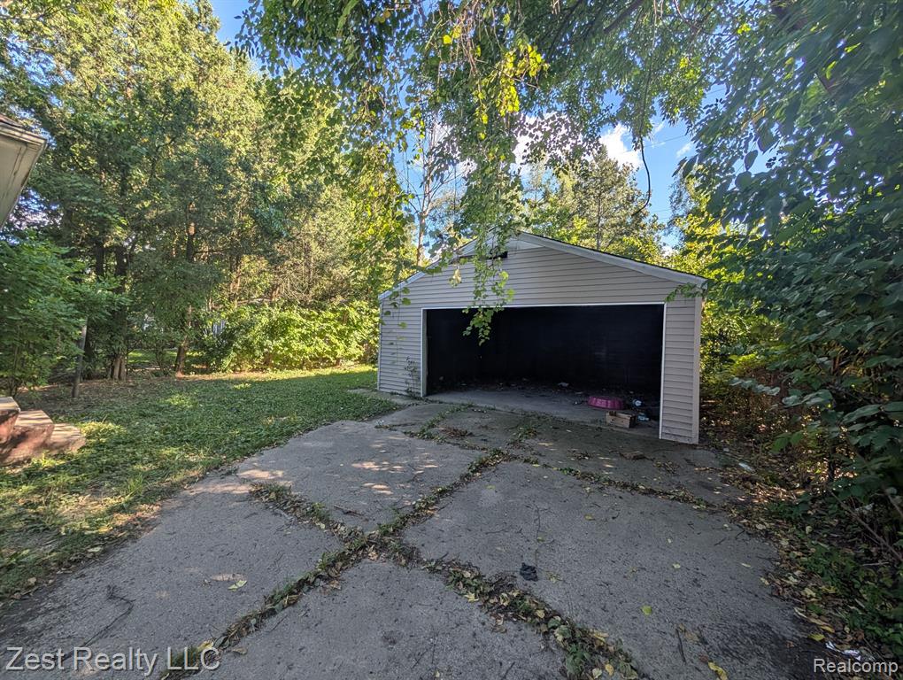 231 W BRENTWOOD Street, Highland Park, MI 48203 — Photo 19