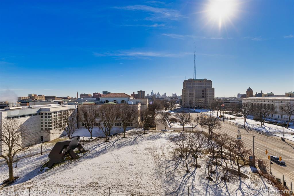 15 E KIRBY Street, 710, Detroit, MI 48202 — Photo 28