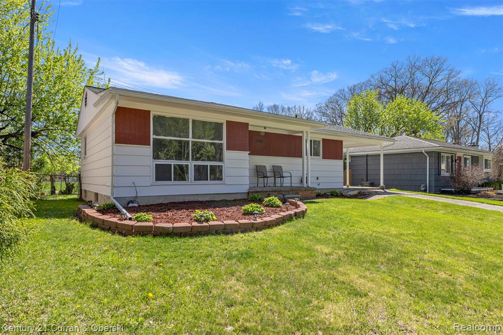 2269 S Circle Drive, Ann Arbor, MI 48103 — Photo 2