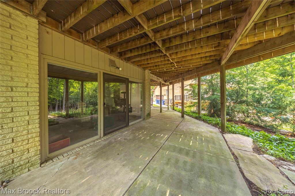 6067 Charles Drive, West Bloomfield, MI — Photo 64