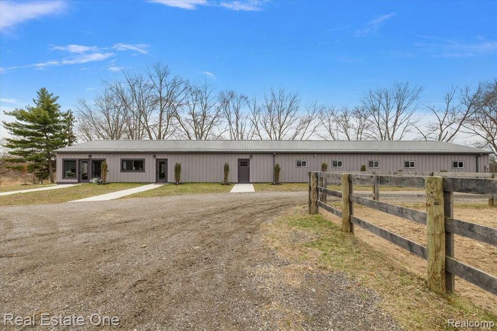 1050 Oxbow Lake Road, White Lake, MI — Photo 20