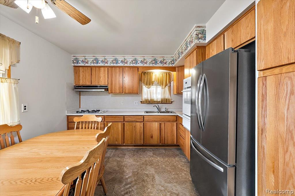 4215 Lexington Drive, Trenton, MI 48183 — Photo 11
