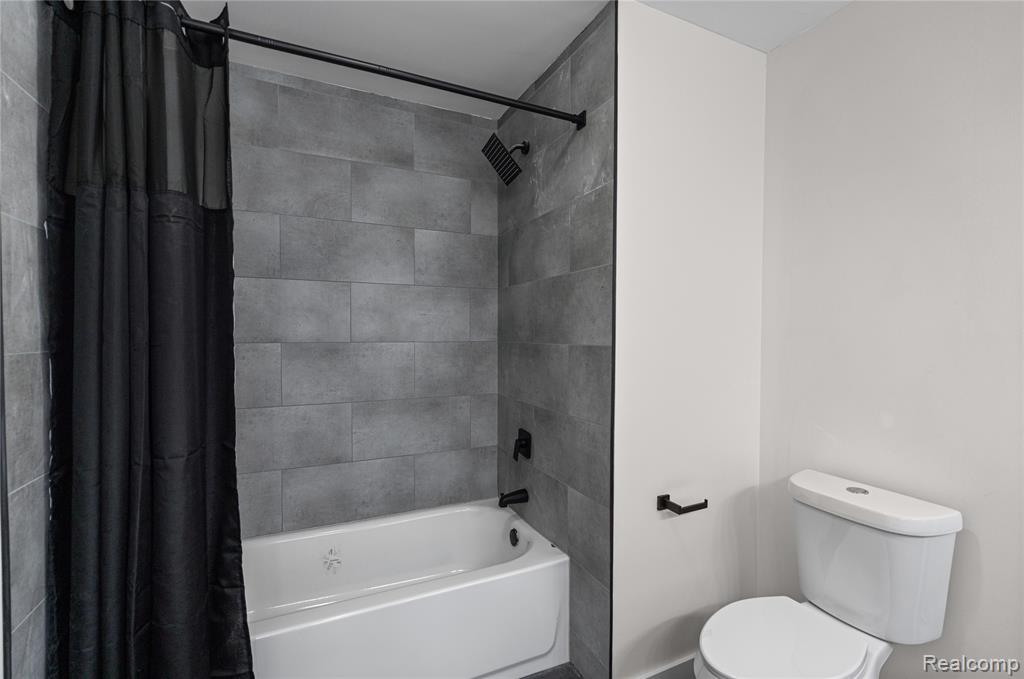 507 Charing Cross Drive, Grand Blanc, MI 48439 — Photo 38