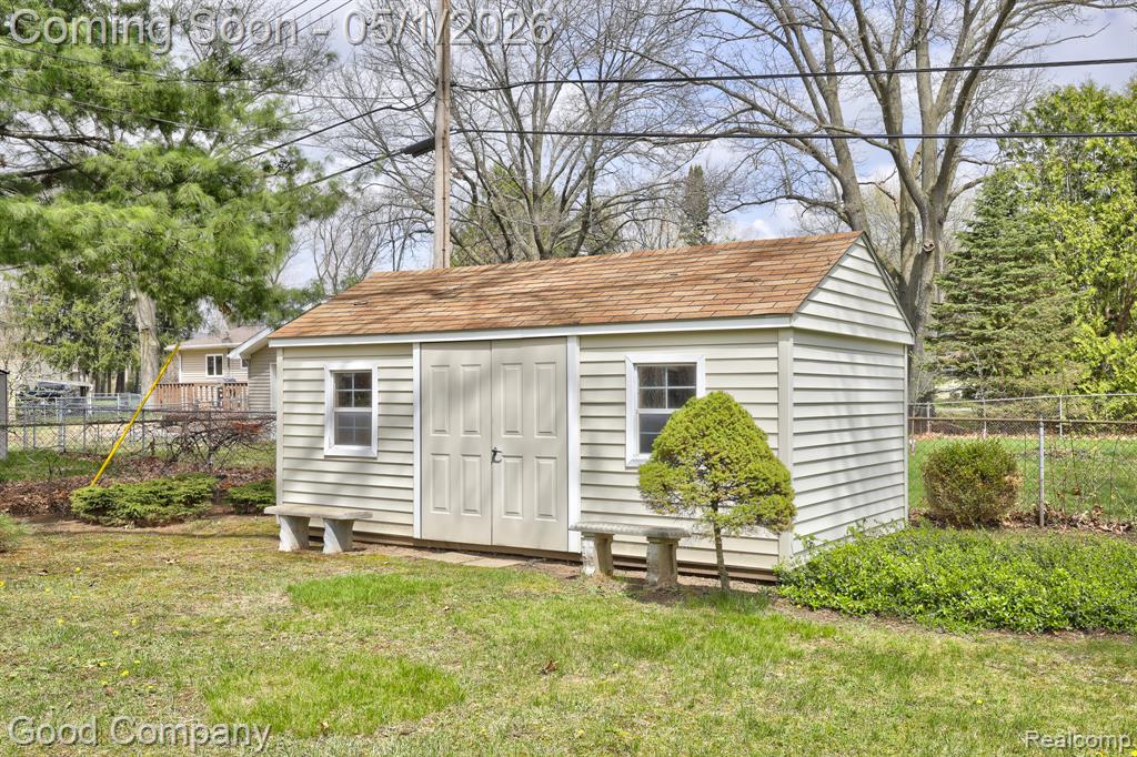 575 S Briarvale Drive, Auburn Hills, MI 48326 — Photo 40