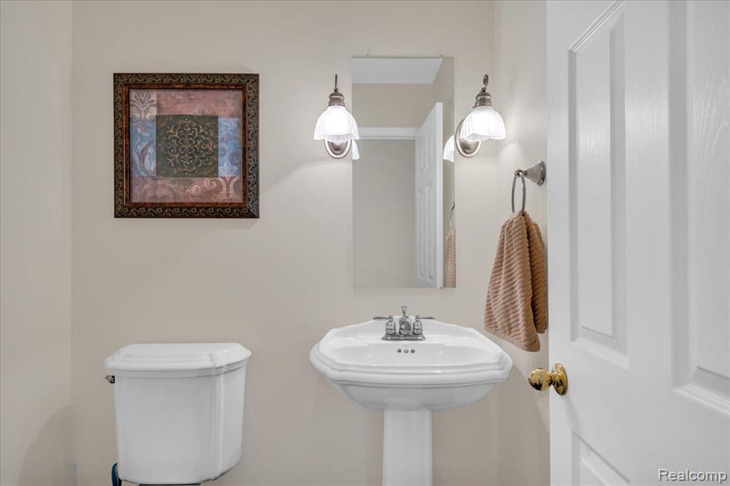 573 NAKOMIS Trail, Orion, MI 48362 — Photo 32