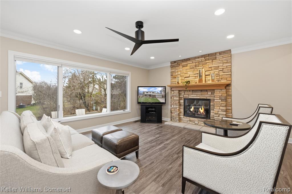 447 Antoinette Drive, Rochester Hills, MI 48309 — Photo 33