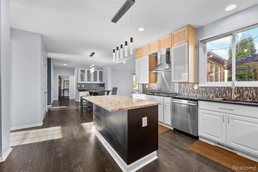 4476 Woodcliff Court, Rochester, MI 48306 — Photo 22
