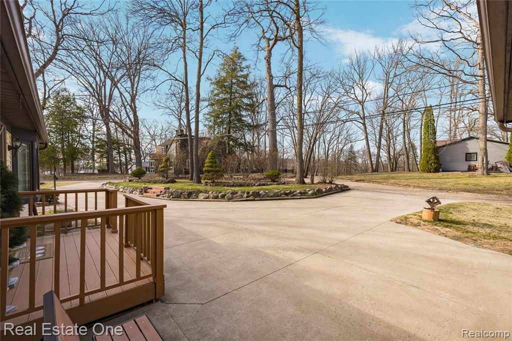 4921 Crestview Drive, Clarkston, MI 48348 — Photo 49
