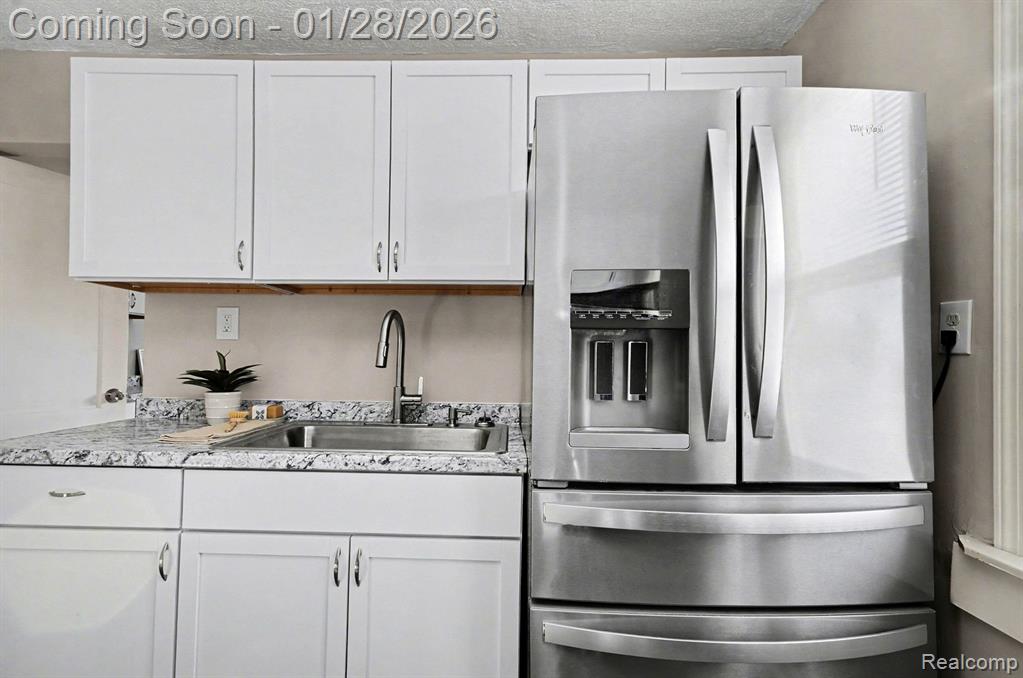 25034 Comfort, Center Line, MI 48015 — Photo 9