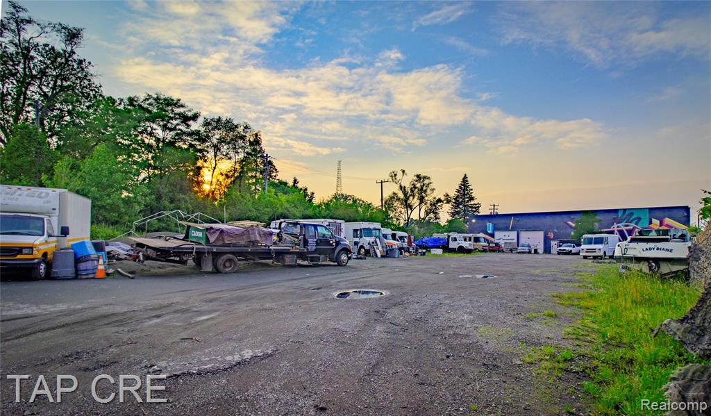 14277 MEYERS Road, Detroit, MI 48227 — Photo 4