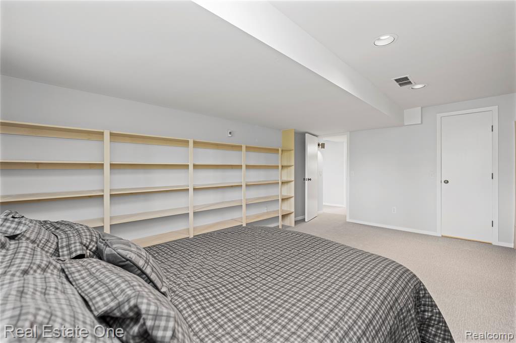 5000 Mirror Lake Court, 19, West Bloomfield, MI 48323 — Photo 51