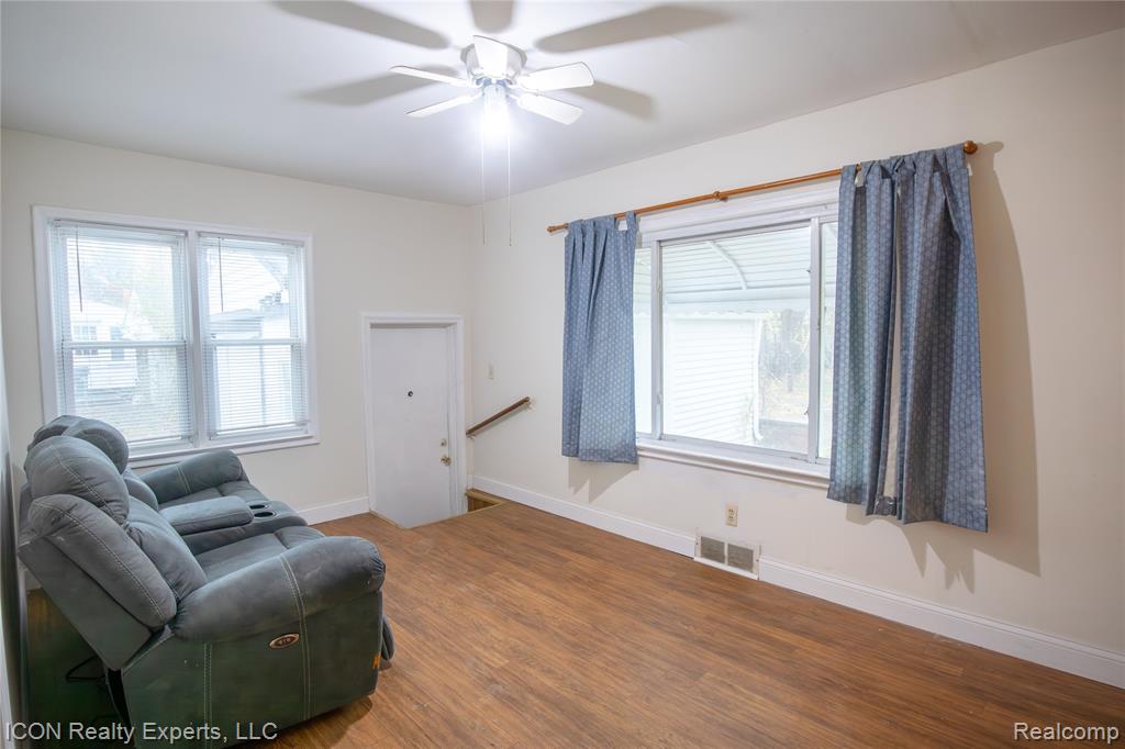 6838 Braun, Center Line, MI 48015 — Photo 9