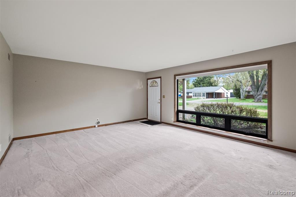 2475 Lafay Drive, West Bloomfield, MI 48324 — Photo 7