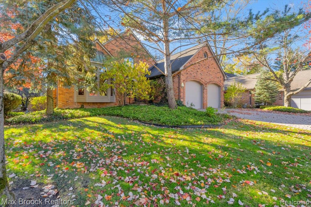 5554 Pine Brooke Court, Bloomfield Hills, MI 48304 — Photo 4