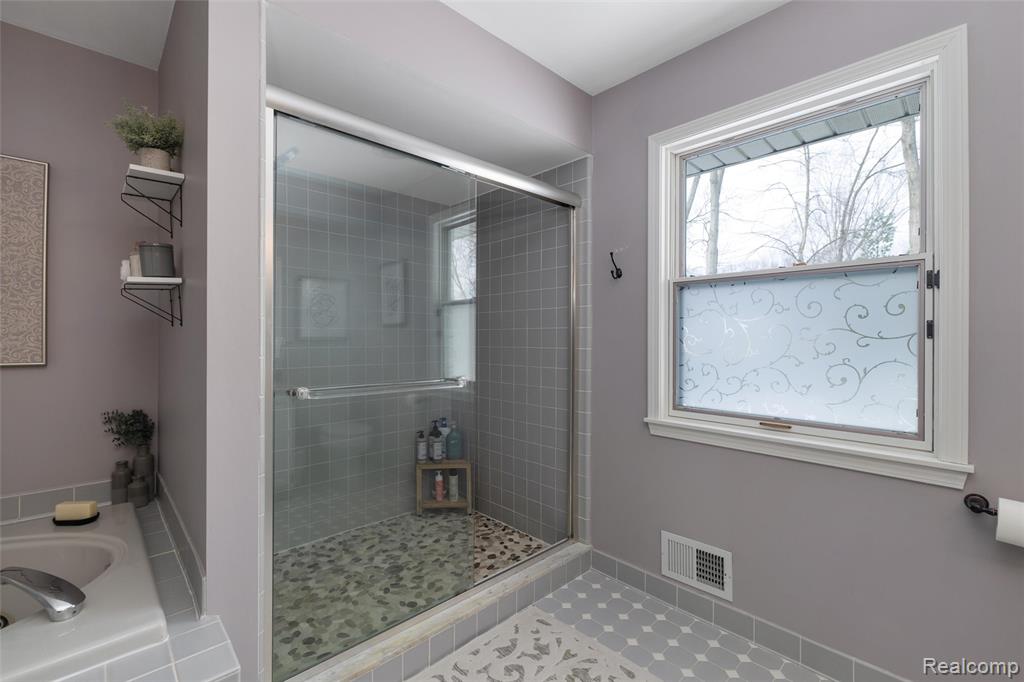 8374 Lasalle Court, Grosse Ile, MI 48138 — Photo 35