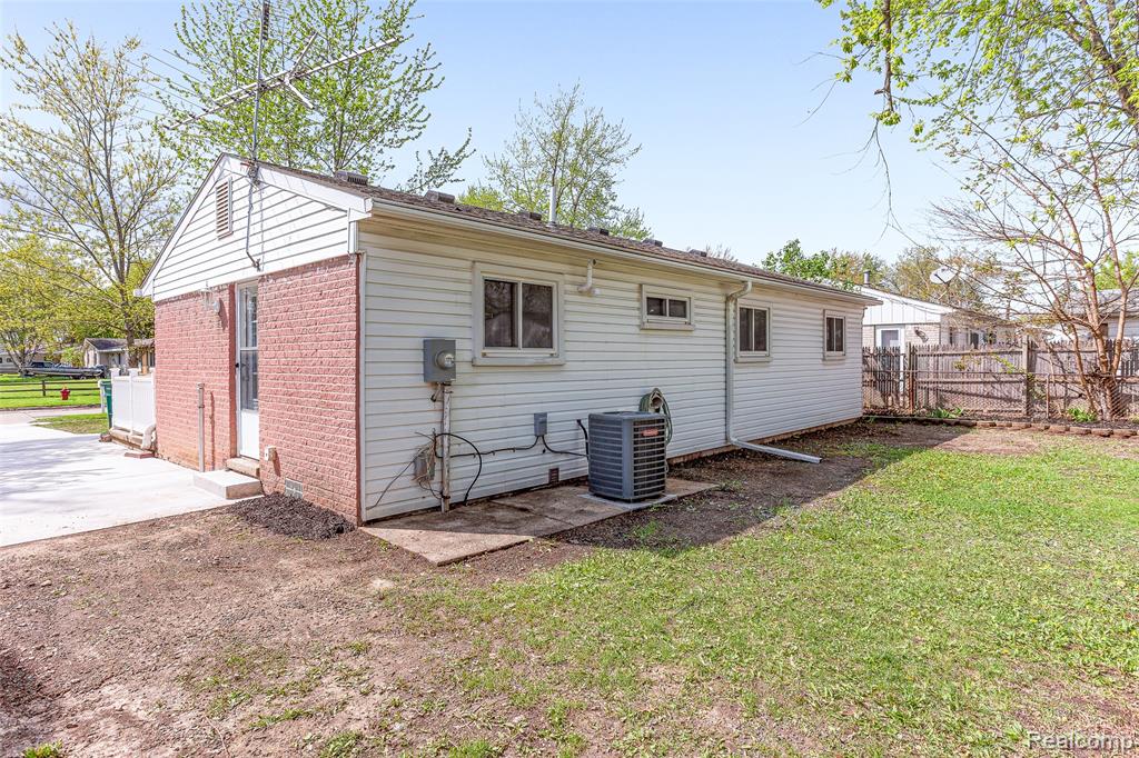 10753 Van Buren Street, Van Buren, MI 48111 — Photo 27