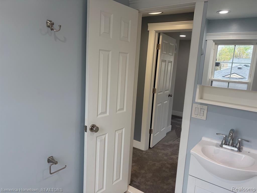 9614 Auburndale Street, Livonia, MI 48150 — Photo 19