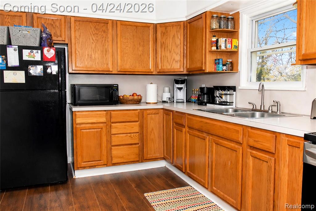 2140 E Bristol Road, Burton, MI 48529 — Photo 4
