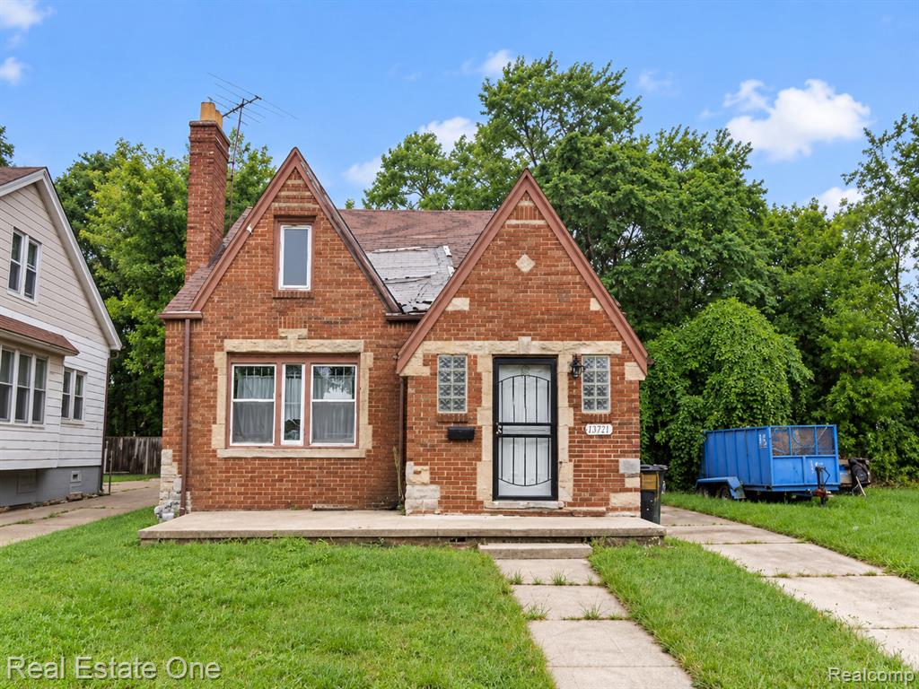12105 Sanford Street, Detroit, MI 48205