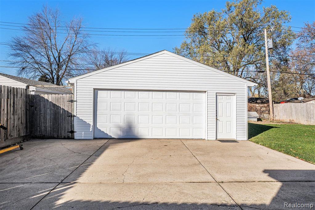 1651 GROVE Road, Ypsilanti, MI 48198 — Photo 16