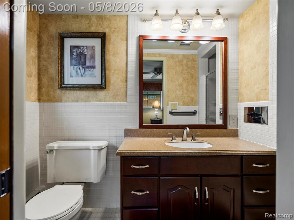 38523 Manchester Street, Clinton Twp, MI 48036 — Photo 33