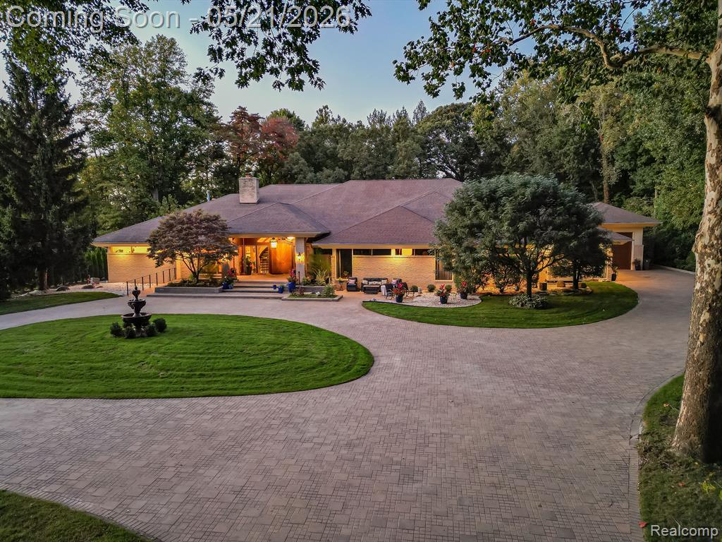 17477 IRIS Circle, Clinton Twp, MI 48036 — Photo 2