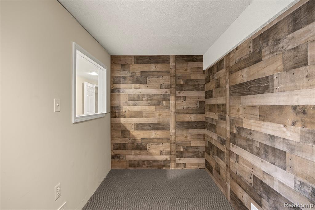 52909 10 Mile Road, South Lyon, MI 48178 — Photo 30